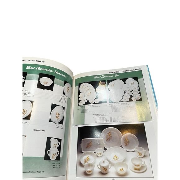 Collectible Glassware from the 40's, 50's, 60's: An Illustrated Value Guide - Picture 5 of 6